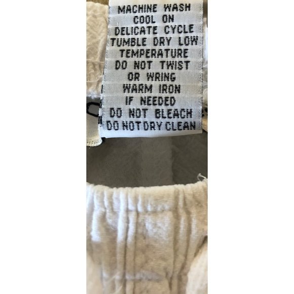 C.D. Petites Women’s Size Medium White Capri Pants Elastic Waist Drawstring - Picture 8 of 8